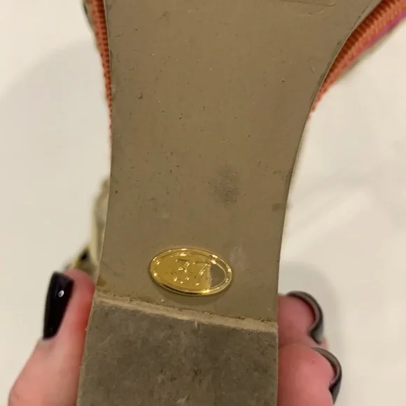 Shoes - Picture 5 of 7